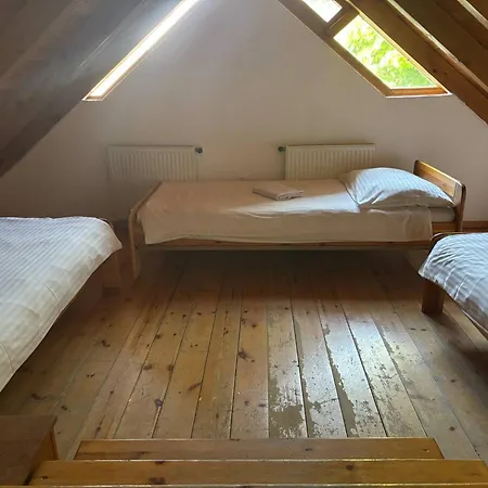 Hollokoeves Vendeghazak