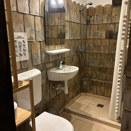 Tatil parkı Hollokoeves Vendeghazak