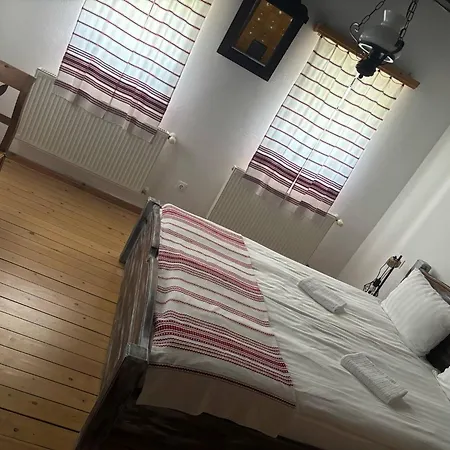 Tatil parkı Hollokoeves Vendeghazak Hollókő