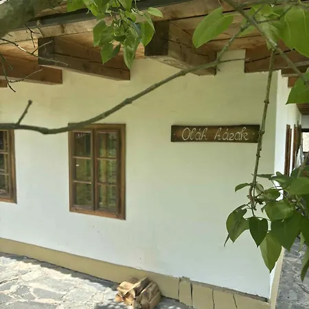 Hollokoeves Vendeghazak Hollókő