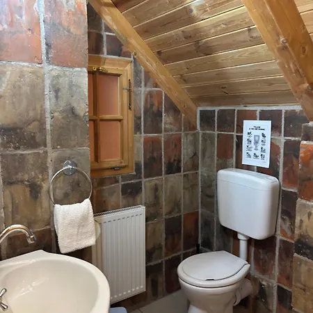 Hollokoeves Vendeghazak Hollókő