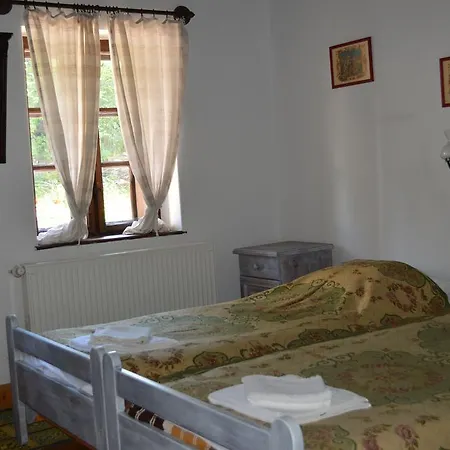 Hollokoves Vendeghazak
