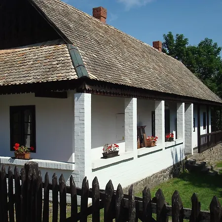 Tatil parkı Hollokoeves Vendeghazak *