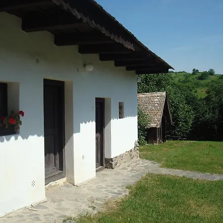 Hollokoeves Vendeghazak Hollókő