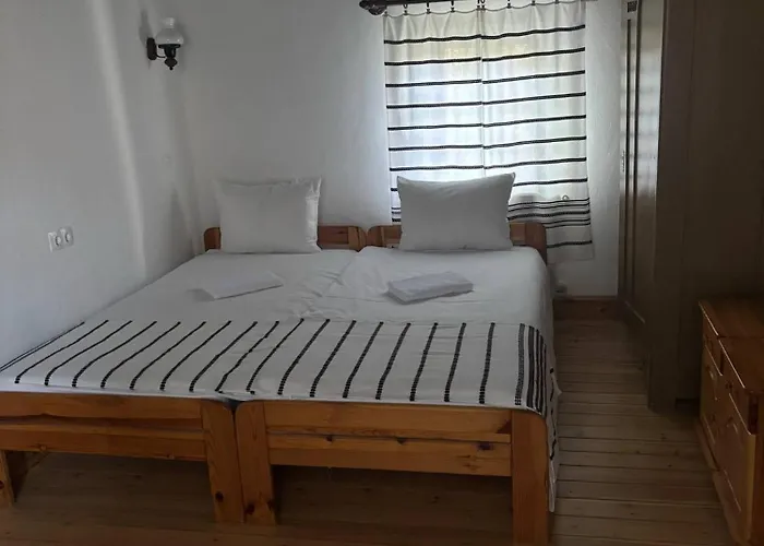 霍洛可维斯凡德哈扎克假日公园 * Hollókő