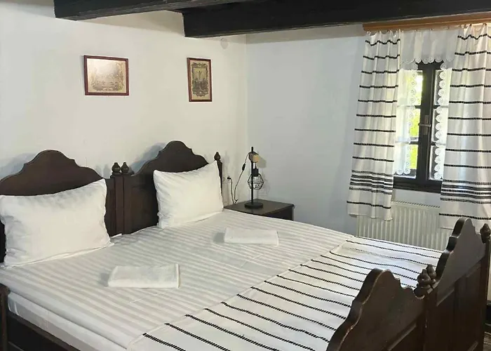 霍洛可维斯凡德哈扎克假日公园 * Hollókő