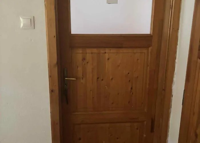 霍洛可维斯凡德哈扎克假日公园 *