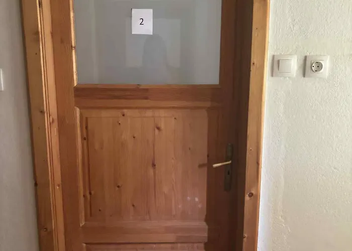 霍洛可维斯凡德哈扎克假日公园 * Hollókő