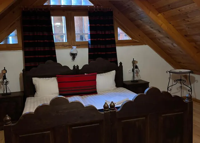 假日公园 霍洛可维斯凡德哈扎克假日公园 Hollókő