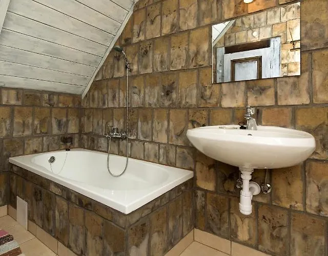 霍洛可维斯凡德哈扎克假日公园 假日公园 *